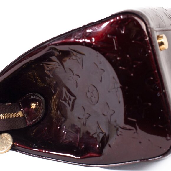 Authentic Louis Vuitton Vernis Monogram Amarante Brea MM Handbag - Picture 7 of 16